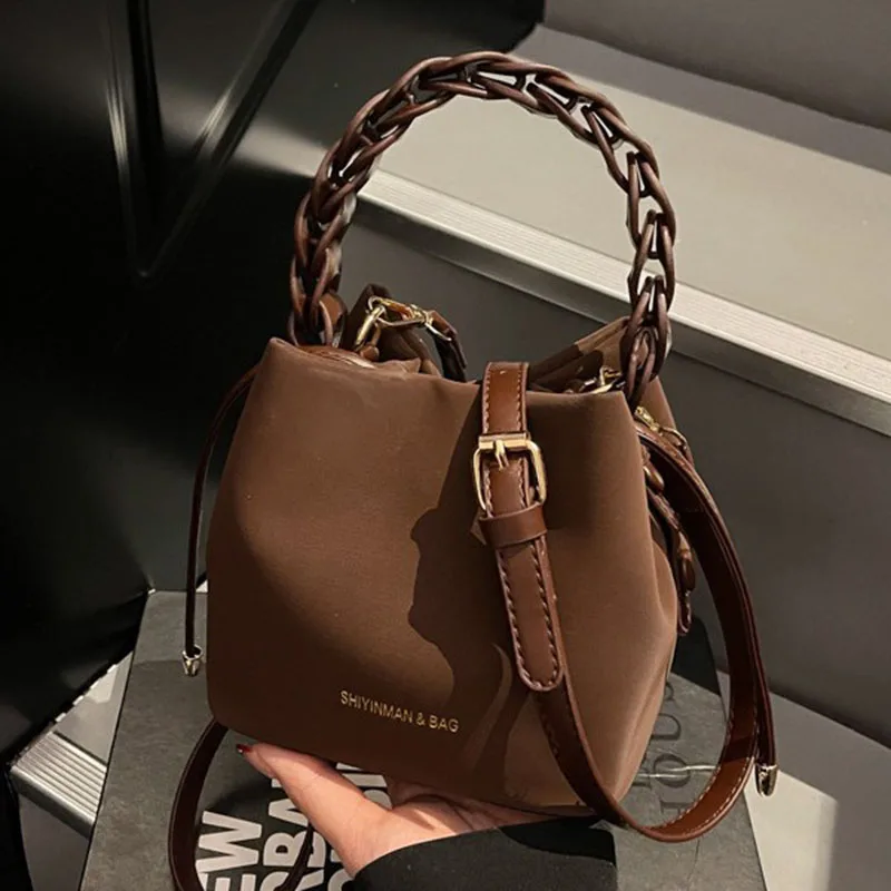 Underarm Bag For Women Tote Bag Large Capacity Bucket Ladies Shoulder Bags New Versatile High-Grade Shoulder Commuter Handbag
Underarm Bag For Women Tote Bag Large Capacity Bucket Ladies Shoulder Bags New Versatile High-Grade Shoulder Commuter Handbag