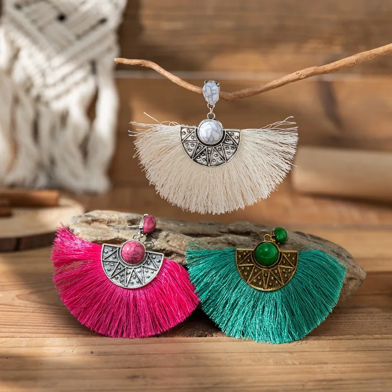 Fan Shaped Tassel Earrings for Women Fashion Bohemian Vacation Style Retro Earrings Jewelry
Fan Shaped Tassel Earrings for Women Fashion Bohemian Vacation Style Retro Earrings Jewelry