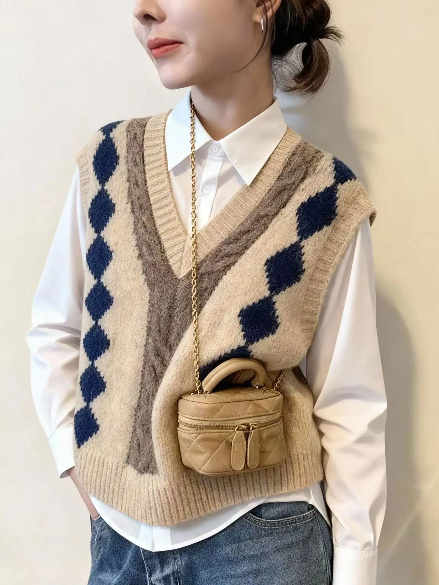 Ele Vintage V-Ne Diamond Pattern Svel Vest Women's Outerwear Comfortable Soft Korean Sle Winter Thermal Top
Ele Vintage V-Ne Diamond Pattern Svel Vest Women's Outerwear Comfortable Soft Korean Sle Winter Thermal Top
