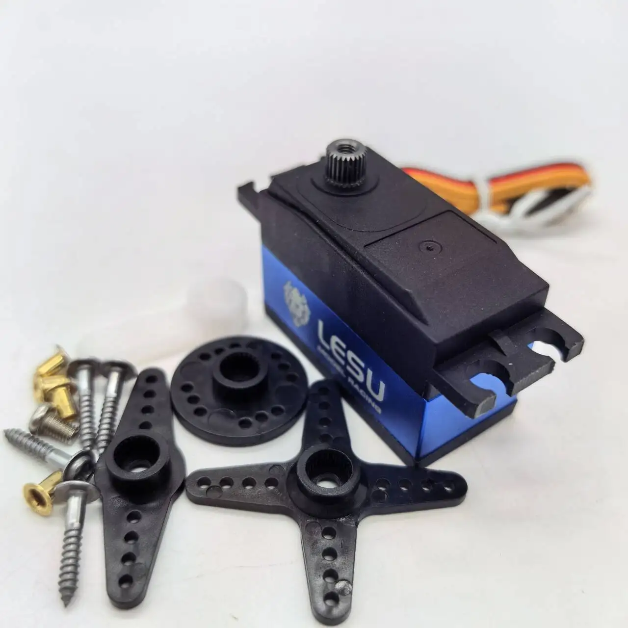 Сервопривод LESU 1/14 40.5*20*28.3MM 14 кг с металлическим редуктором для радиоуправляемых тракторов, грузовиков, гидравлических самосвалов Tamiya, экскаваторов, деталей моделей автомобилей TH12163
Сервопривод LESU 1/14 40.5*20*28.3MM 14 кг с металлическим редуктором для радиоуправляемых тракторов, грузовиков, гидравлических самосвалов Tamiya, экскаваторов, деталей моделей автомобилей TH12163