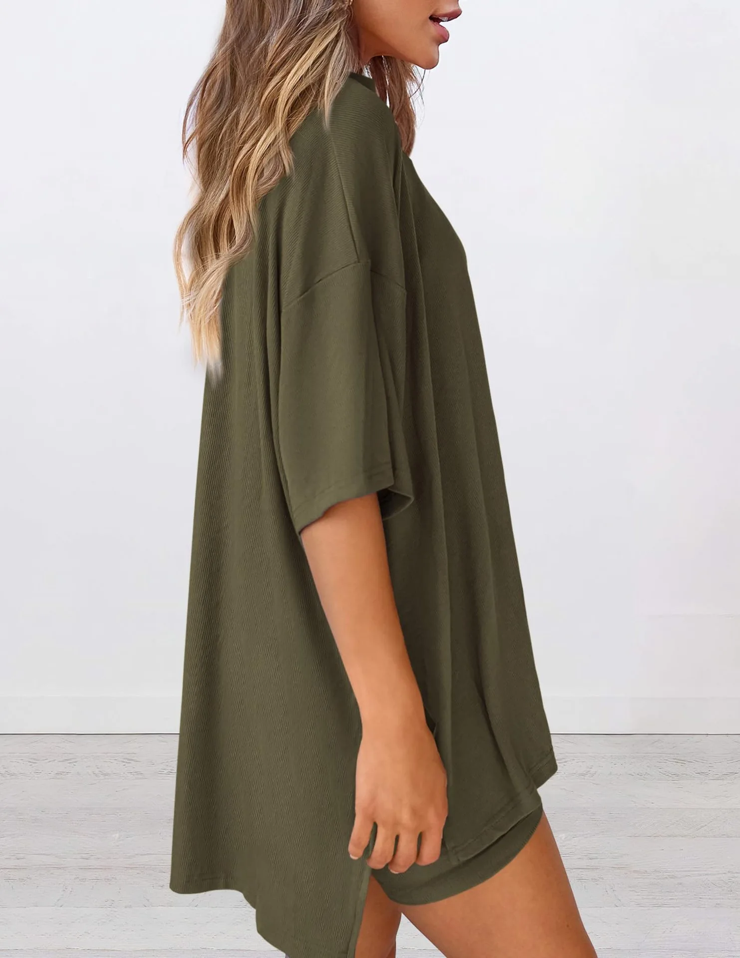 Loose And Fashionable Solid Color Elegant Casual Women Short Sleeve Round Neck Home Clothes Shorts 2026 New Style Two-piece Set
Loose And Fashionable Solid Color Elegant Casual Women Short Sleeve Round Neck Home Clothes Shorts 2026 New Style Two-piece Set