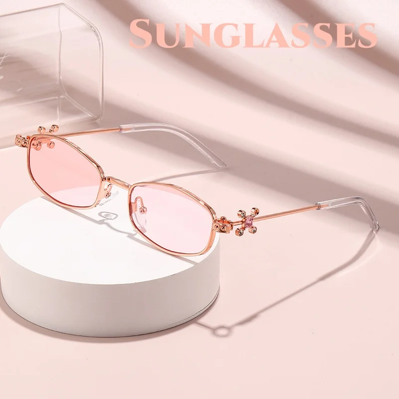 Anti Blue Light Circular Metal Frame Diamond Leg Sunglasses Fashionable and Versatile UV Resistant High-end Small Frame Glasses
Anti Blue Light Circular Metal Frame Diamond Leg Sunglasses Fashionable and Versatile UV Resistant High-end Small Frame Glasses
