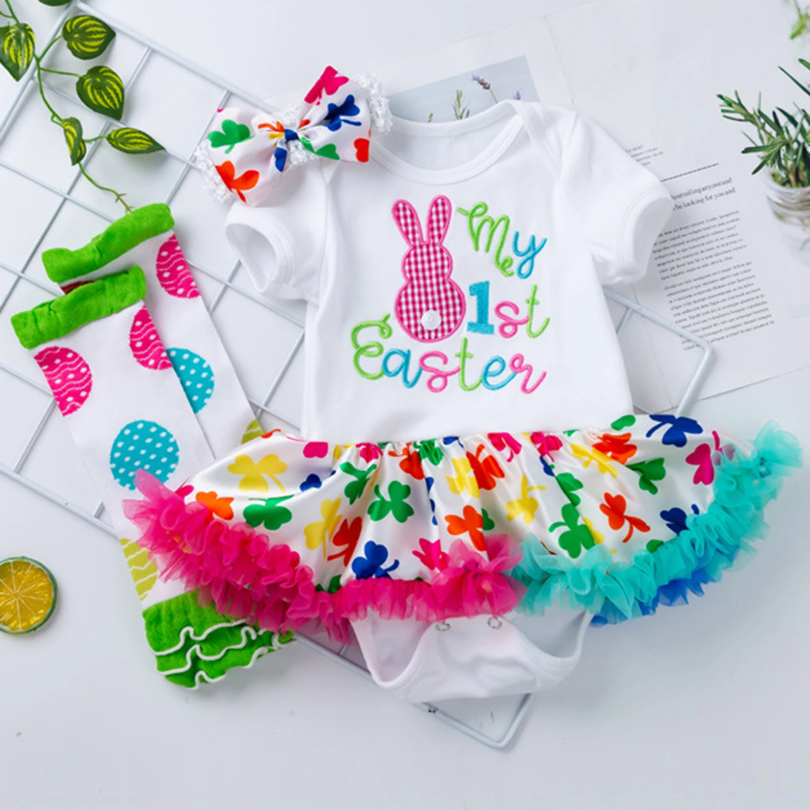 Baby Girl Easter Rabbit Lovely Romper Short Sleeve Round Neckline Letter Print Tutu Skirt Style Jumpsuit with Socks And Headband
Baby Girl Easter Rabbit Lovely Romper Short Sleeve Round Neckline Letter Print Tutu Skirt Style Jumpsuit with Socks And Headband