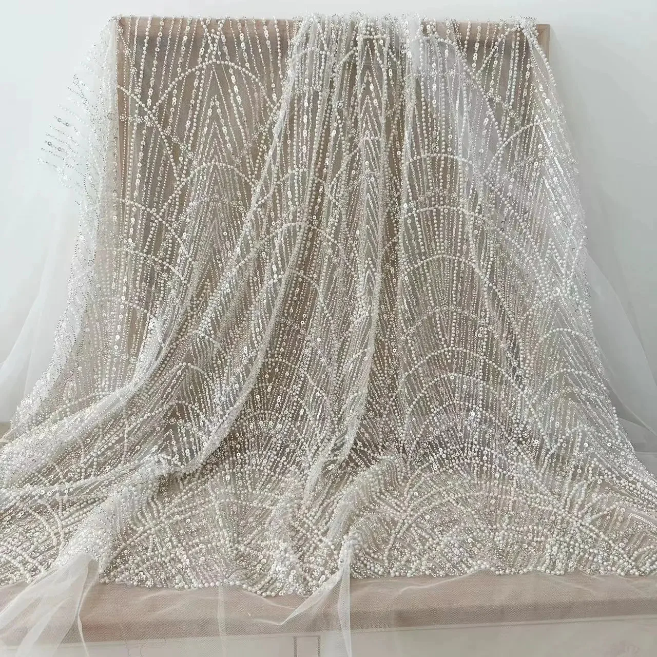 2026 High Quality African Tulle Lace Fabric Handmade Beads Nigerian Sequins Laces Fabrics 5 Yards for Women Party Dress
2026 High Quality African Tulle Lace Fabric Handmade Beads Nigerian Sequins Laces Fabrics 5 Yards for Women Party Dress