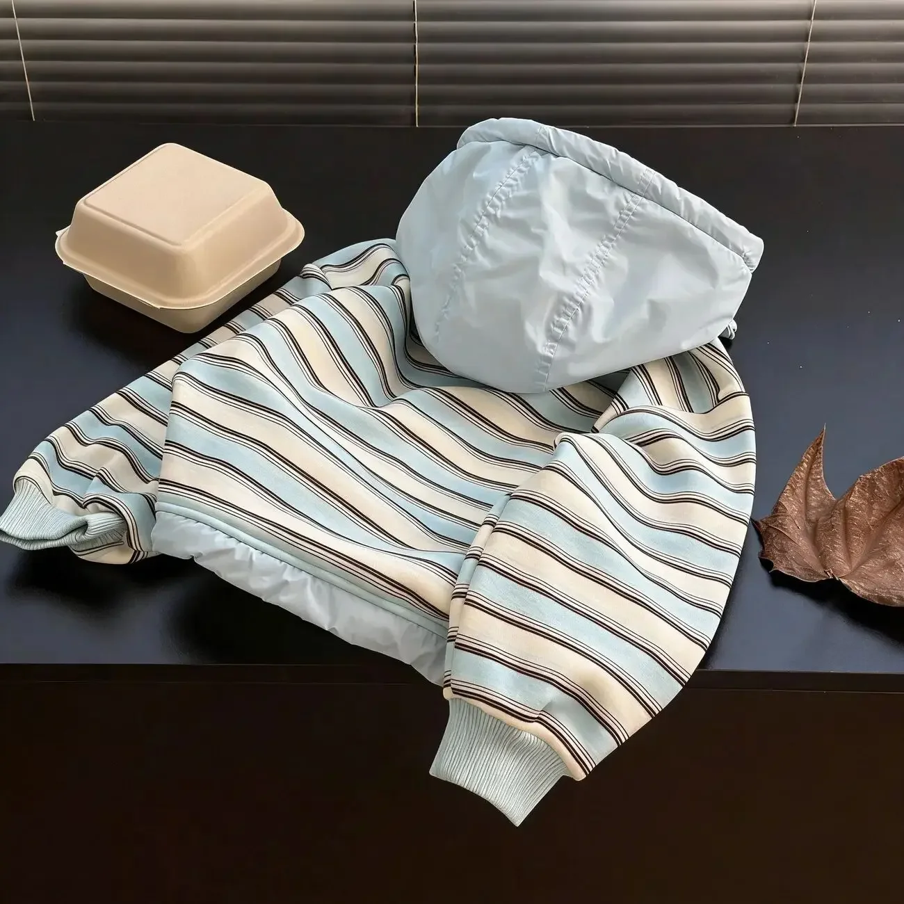 Children's Hoodie Sweatshirt Spring Autumn 2026 New Style Boys Fashionable Striped Long Sleeve Top 100-150CM
Children's Hoodie Sweatshirt Spring Autumn 2026 New Style Boys Fashionable Striped Long Sleeve Top 100-150CM