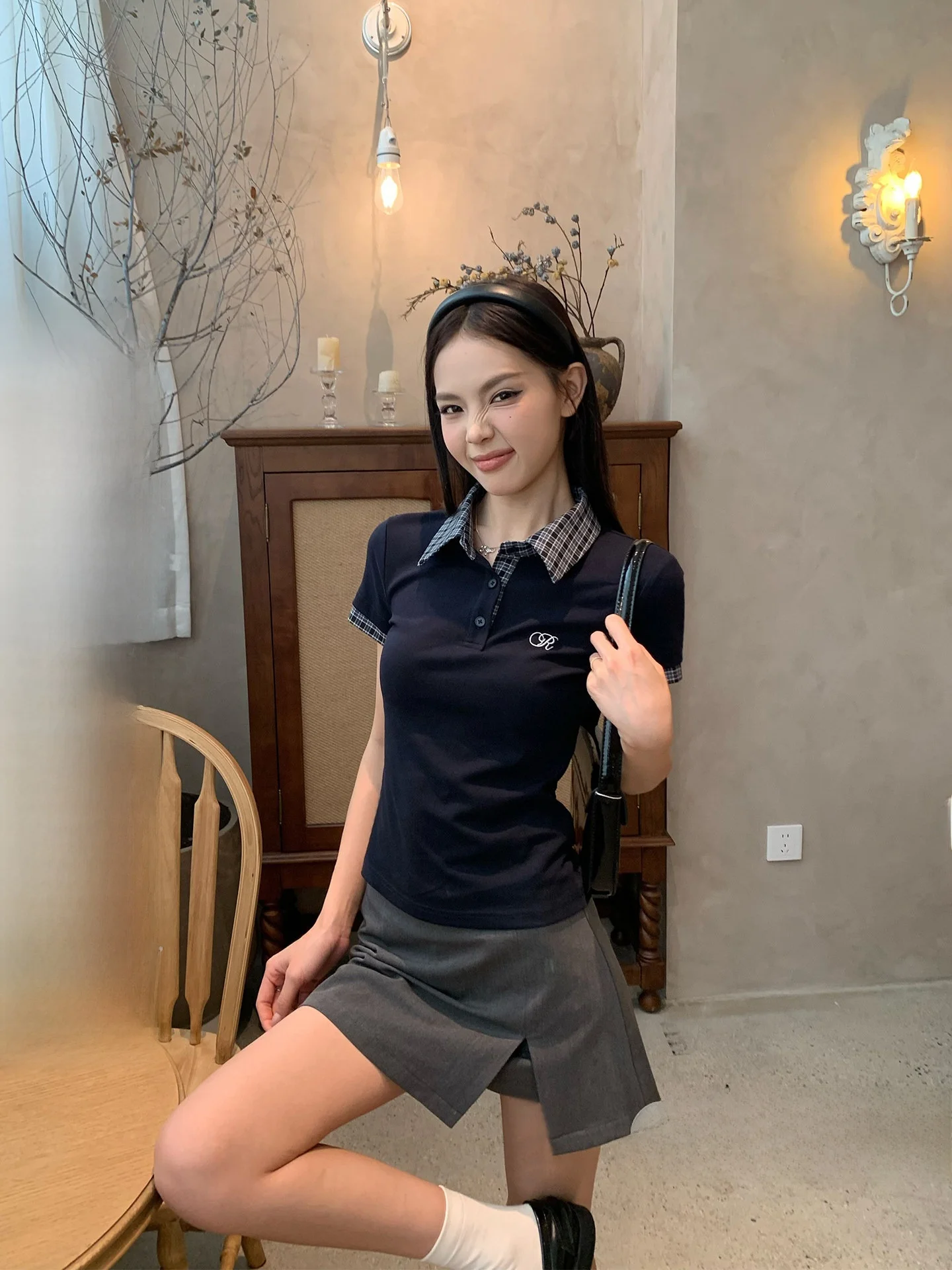 Song Zhengen Blue Neck Fake Two-Piece Slim Fit Short Sleeve T-Shirt Women's Summer Korean Design Sense Top
Song Zhengen Blue Neck Fake Two-Piece Slim Fit Short Sleeve T-Shirt Women's Summer Korean Design Sense Top