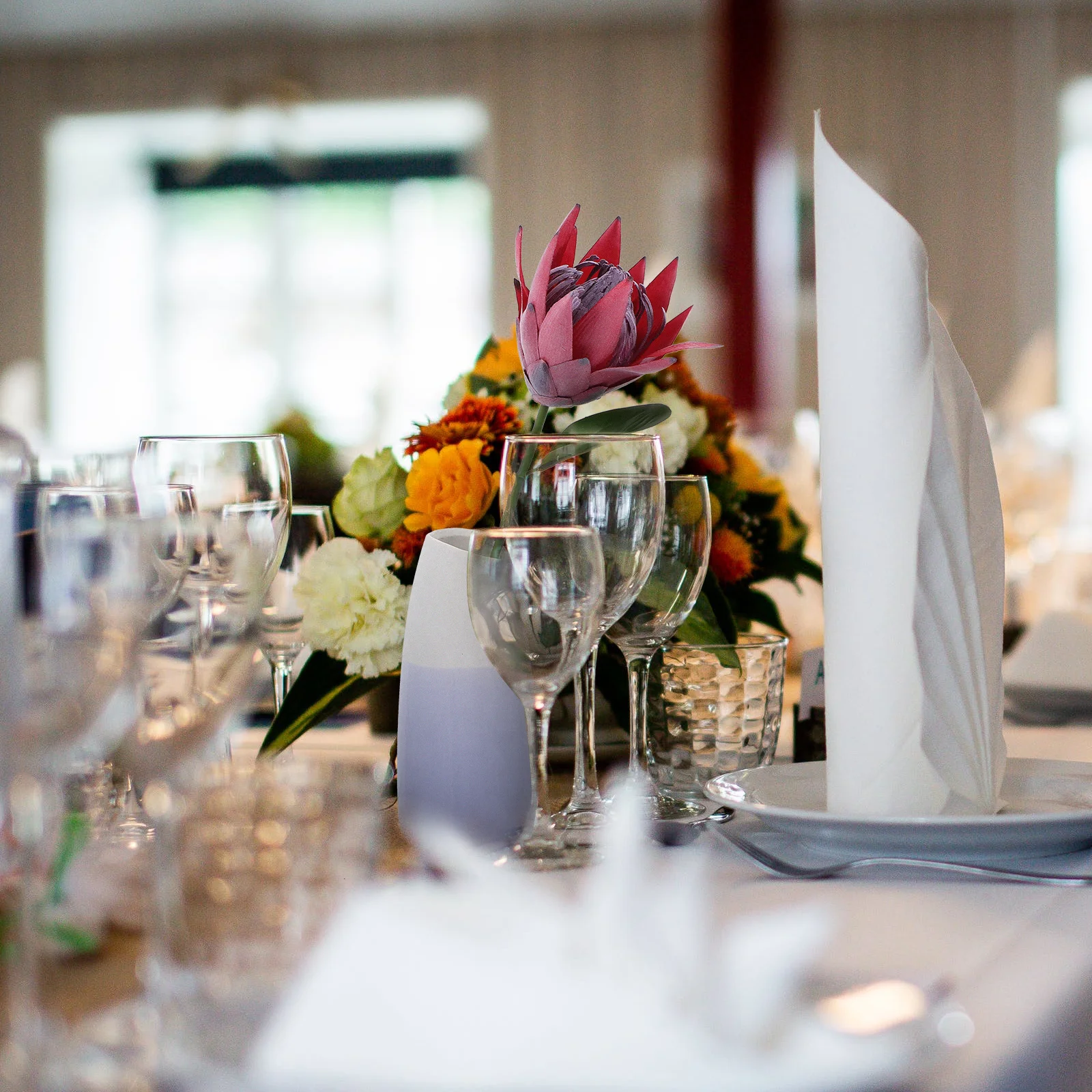 Artificial Protea Flower Elegant Soft Cloth Material Bendable Stem Wedding Party Home Decoration Imitation Silk Floral
Artificial Protea Flower Elegant Soft Cloth Material Bendable Stem Wedding Party Home Decoration Imitation Silk Floral