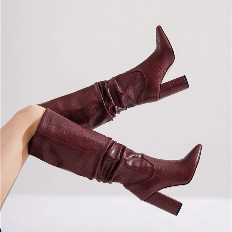 Сексуальные Плиссированные сапоги до колена YMECHIC с каменным узором, женские удобные сапоги на высоком каблуке с острым носком, женская зимняя новая обувь для вечеринки 2022
Сексуальные Плиссированные сапоги до колена YMECHIC с каменным узором, женские удобные сапоги на высоком каблуке с острым носком, женская зимняя новая обувь для вечеринки 2022