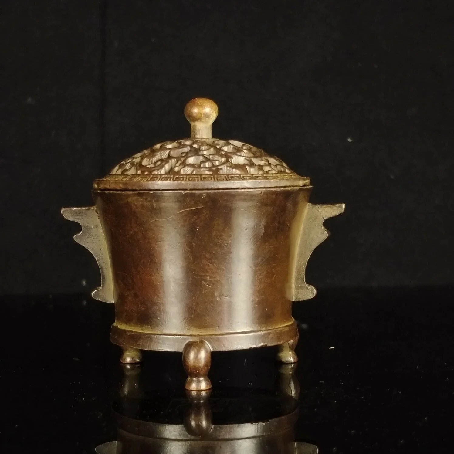 Chinese Antique Bronze Pen Holder Incense Burner Ornament Statue
Chinese Antique Bronze Pen Holder Incense Burner Ornament Statue
