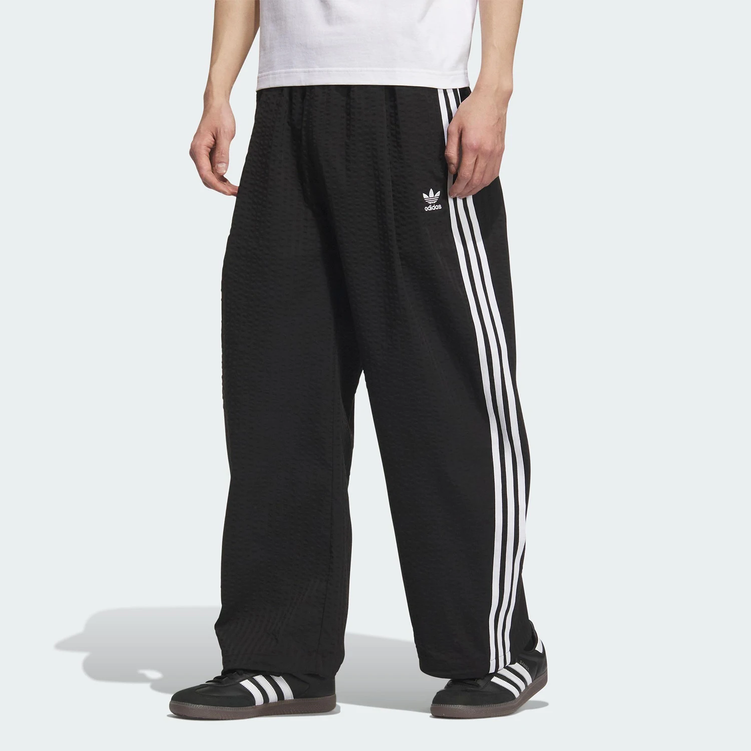 Adidas Authentic Three Leaves Men's Casual Loose Fashion Sweatpants KC2616
Adidas Authentic Three Leaves Men's Casual Loose Fashion Sweatpants KC2616