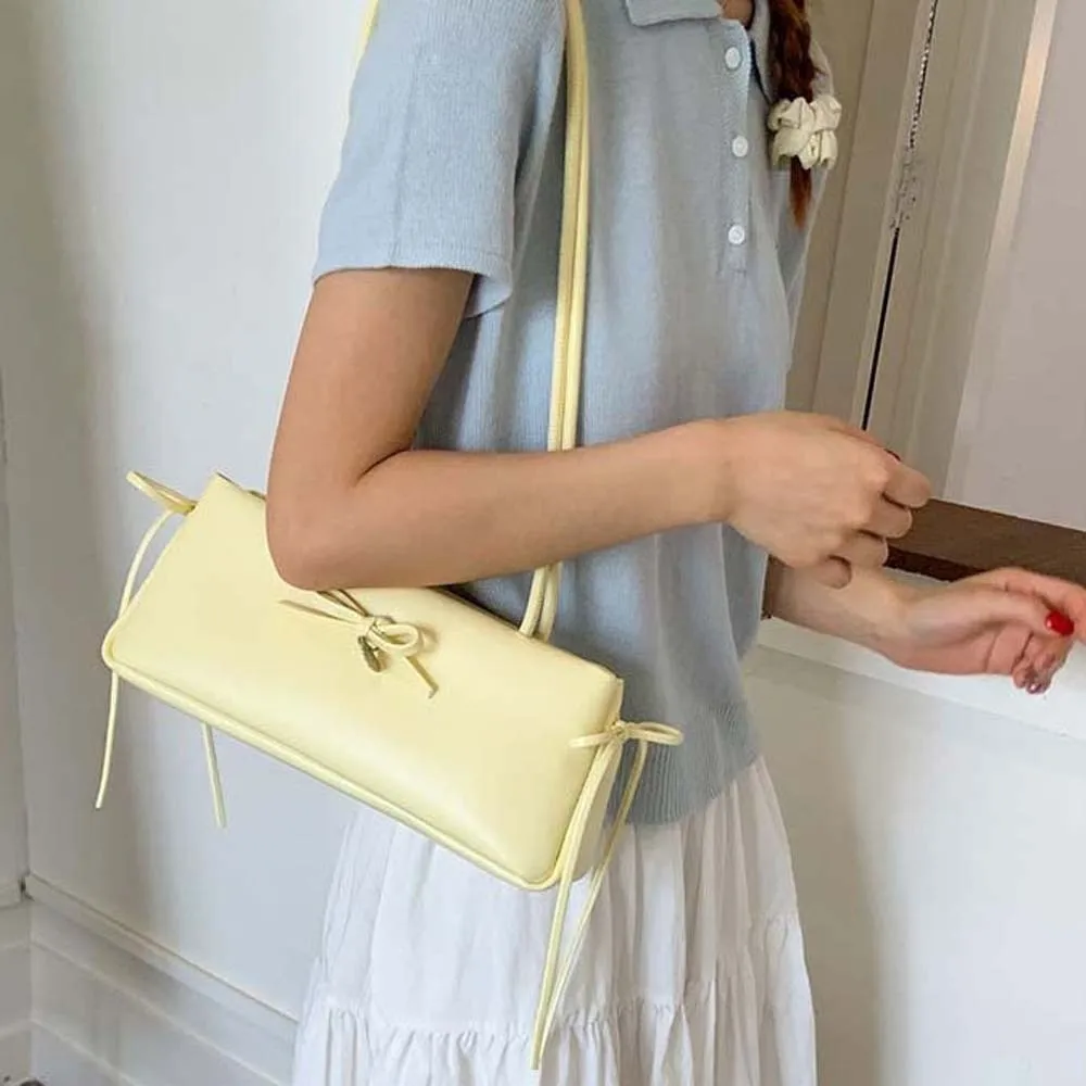 Милая французская сумка с бантом, с защитой от брызг воды, однотонные сумки для подмышек, большая вместимость, корейский стиль
Милая французская сумка с бантом, с защитой от брызг воды, однотонные сумки для подмышек, большая вместимость, корейский стиль