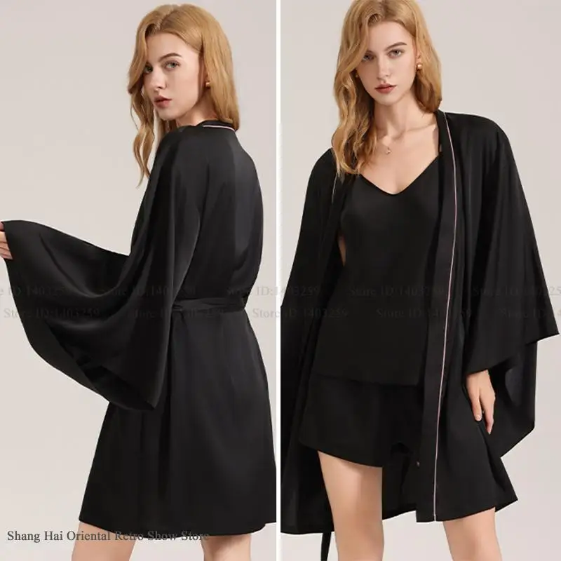New Female 3PCS Robe Pajamas Set Sleepwear Sexy Lingerie Trap Top&shorts Homewear Loose Casual Black Ice Silk Pijamas Loungewear
New Female 3PCS Robe Pajamas Set Sleepwear Sexy Lingerie Trap Top&shorts Homewear Loose Casual Black Ice Silk Pijamas Loungewear