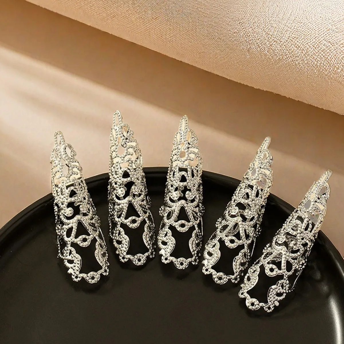 5 pcs Hot Sale Nail Art manicure Hollow Pattern Knuckle Protection Ring Collection - Dramatic Stage Armor Set for Dancers
5 pcs Hot Sale Nail Art manicure Hollow Pattern Knuckle Protection Ring Collection - Dramatic Stage Armor Set for Dancers