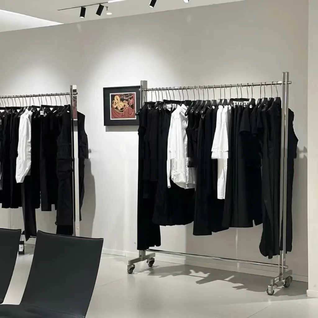 Clothing store display rack Floor-to-ceiling stainless steel clothes hanging rack Special shelf display props for men's
Clothing store display rack Floor-to-ceiling stainless steel clothes hanging rack Special shelf display props for men's