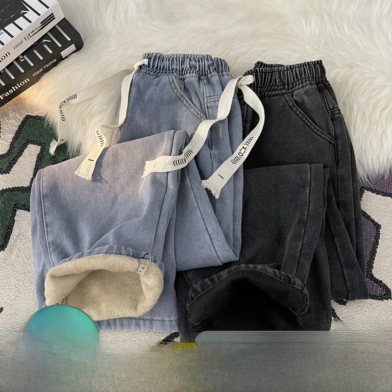 Мужские джинсы Thiened Fce High Street с эластичной резинкой на талии и плетеной веревкой, свободные теплые прямые повседневные длинные брюки
Мужские джинсы Thiened Fce High Street с эластичной резинкой на талии и плетеной веревкой, свободные теплые прямые повседневные длинные брюки