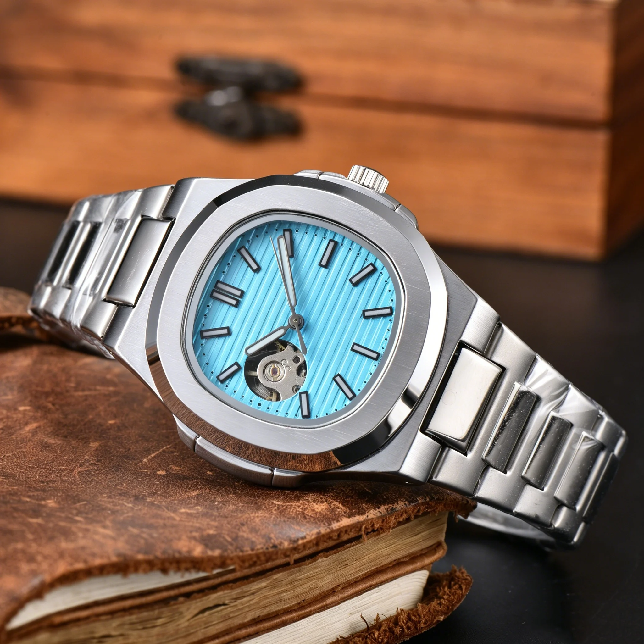 Automatic Mechanical Men's Watch 904L Men's Automatic Mechanical Watch, PK Open Heart Dial, Stainless Steel Bracelet
Automatic Mechanical Men's Watch 904L Men's Automatic Mechanical Watch, PK Open Heart Dial, Stainless Steel Bracelet