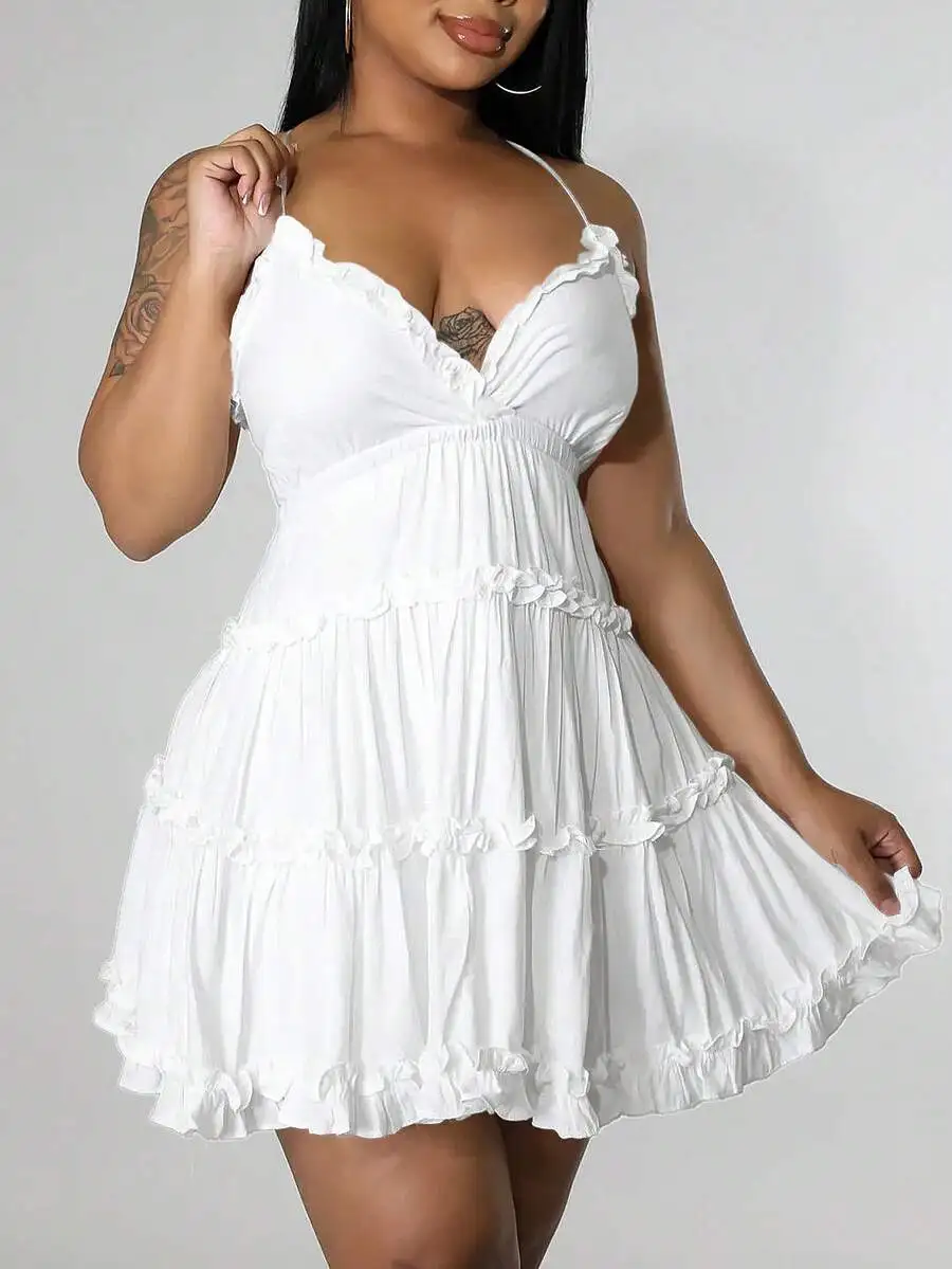 Белое мини-платье с V-образным вырезом, многоярусными оборками и тонкими бретелями для лета
Белое мини-платье с V-образным вырезом, многоярусными оборками и тонкими бретелями для лета