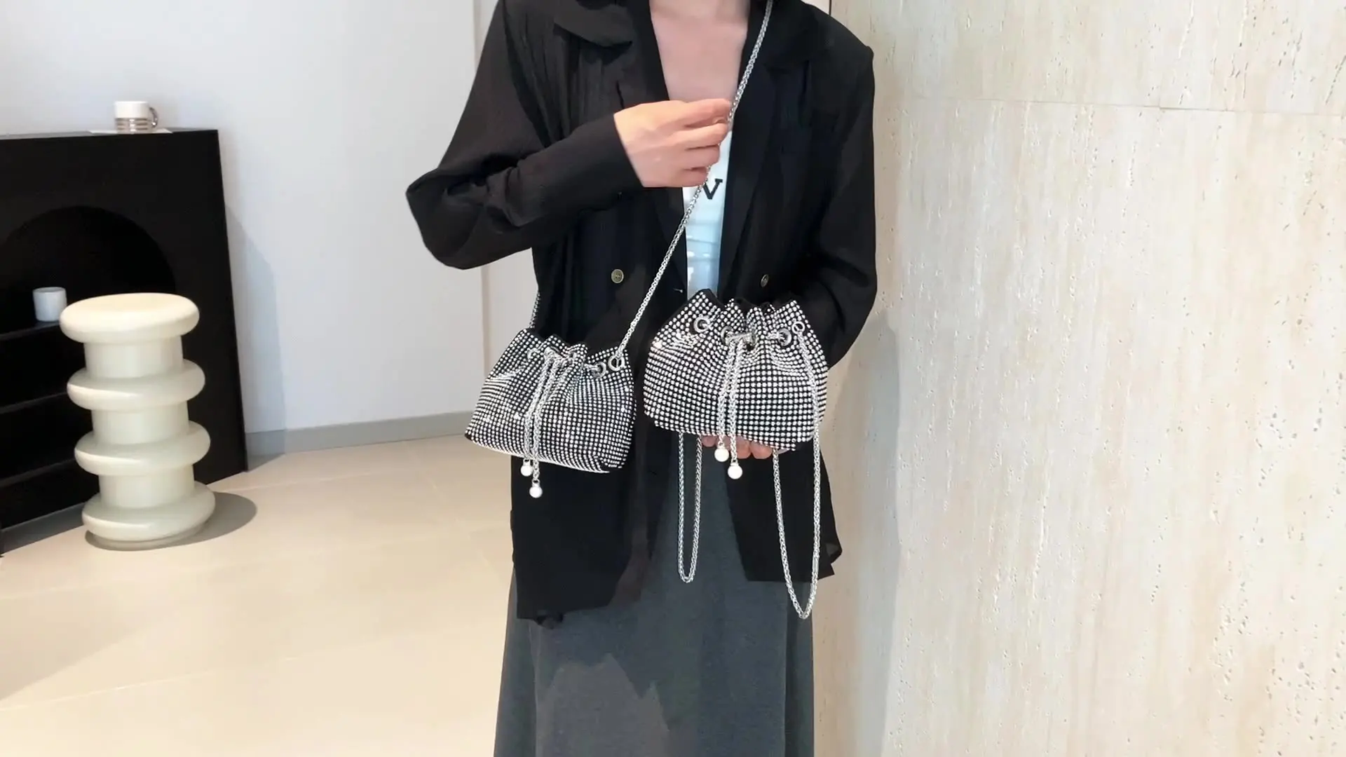 Full Diamond Bucket Bag New Fashion Chain One Shoulder Crossbody Rhinestone Drawstring Bag
Full Diamond Bucket Bag New Fashion Chain One Shoulder Crossbody Rhinestone Drawstring Bag
