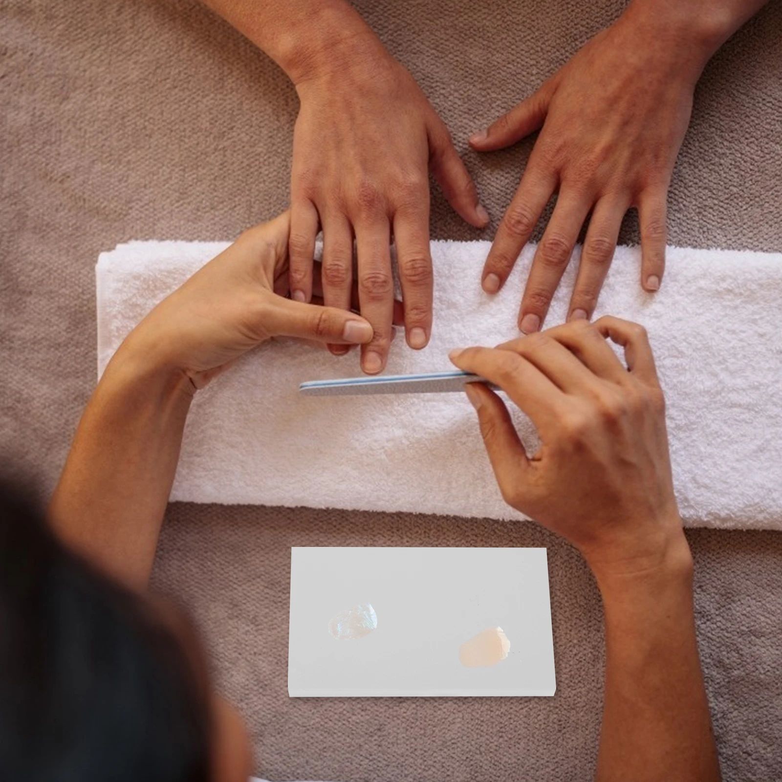 150Pcs Nail Polish Gel Mixing Paper Disposable Manicure Color Mixing Boards Nail Art Tools Manicure Color Boards
150Pcs Nail Polish Gel Mixing Paper Disposable Manicure Color Mixing Boards Nail Art Tools Manicure Color Boards