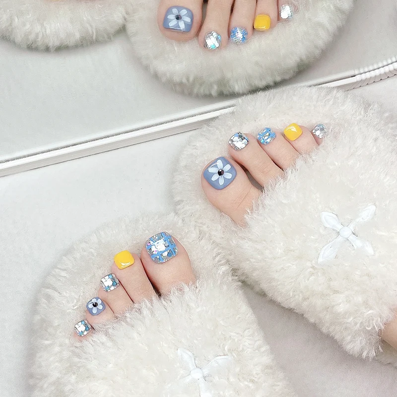 12pcs Summer Blue Floral Design Wear Toe Press on Nails Glitter Sequines Fasle Toe Nails Patches Foot Nails Full Cover for Girls
12pcs Summer Blue Floral Design Wear Toe Press on Nails Glitter Sequines Fasle Toe Nails Patches Foot Nails Full Cover for Girls