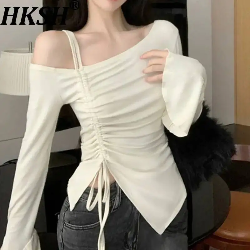 HKSH Women T-shirt Niche Design Off The Shoulder Long Sleeve Asymmetrical Pleated Bandage Slim Fit Base Shirt Trendy Top HK24399
HKSH Women T-shirt Niche Design Off The Shoulder Long Sleeve Asymmetrical Pleated Bandage Slim Fit Base Shirt Trendy Top HK24399