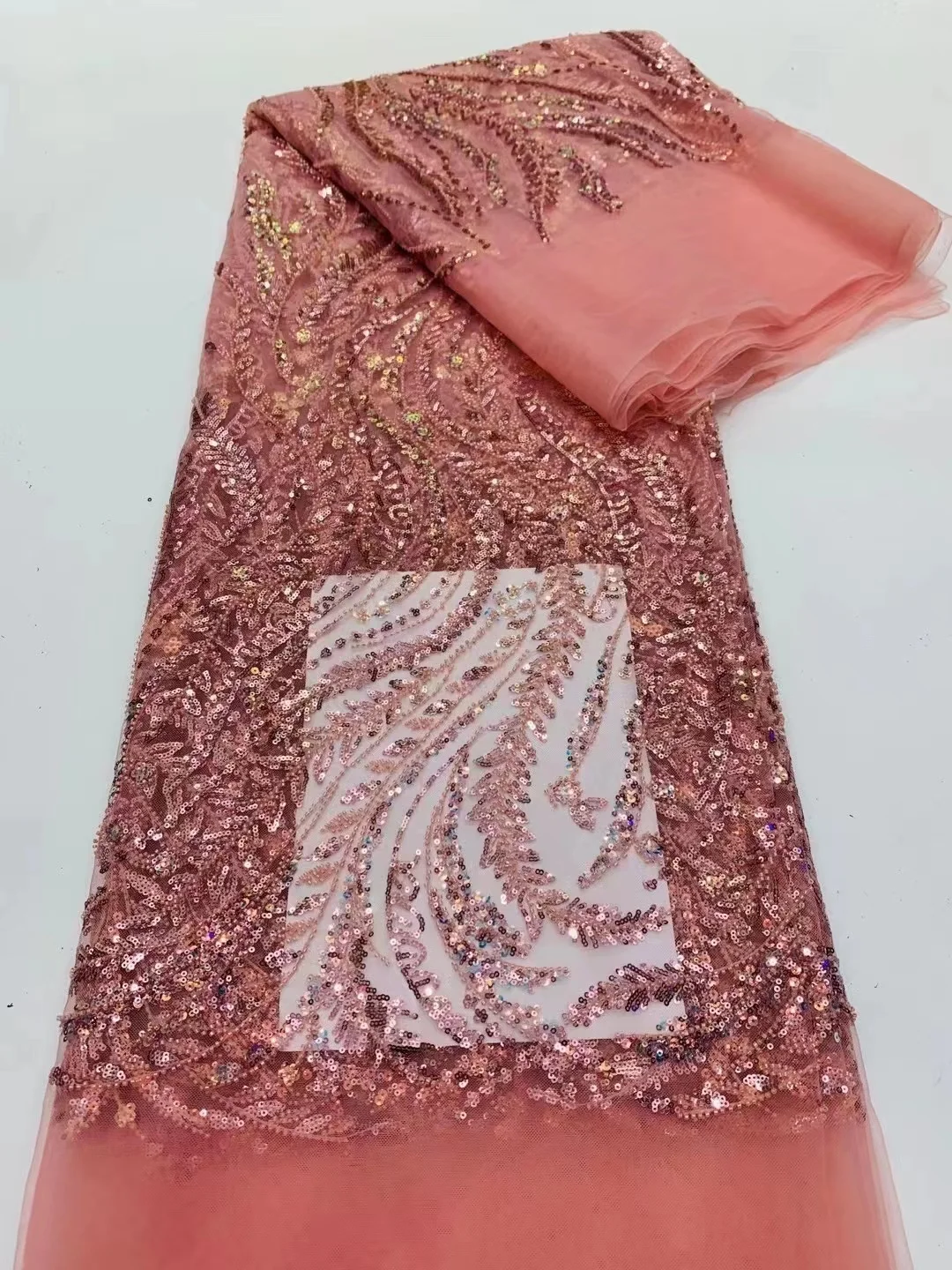 New High Quality African Tulle Lace Fabric Beaded France Velvet Lace Fabric With Beads Sequins Embroidered Lace Fabric For Party
New High Quality African Tulle Lace Fabric Beaded France Velvet Lace Fabric With Beads Sequins Embroidered Lace Fabric For Party