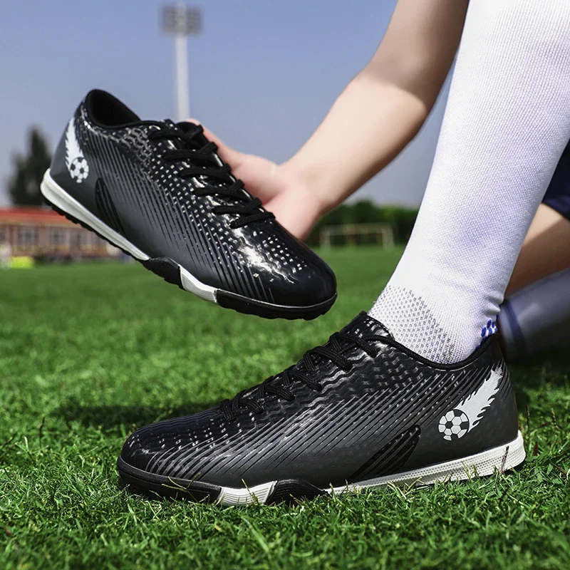 New Men Training Sneakers Soccer Boots Short Nail Cleats Match Futsal Breathable Drop Shipping Football Shoes Ultralight Indoor
New Men Training Sneakers Soccer Boots Short Nail Cleats Match Futsal Breathable Drop Shipping Football Shoes Ultralight Indoor