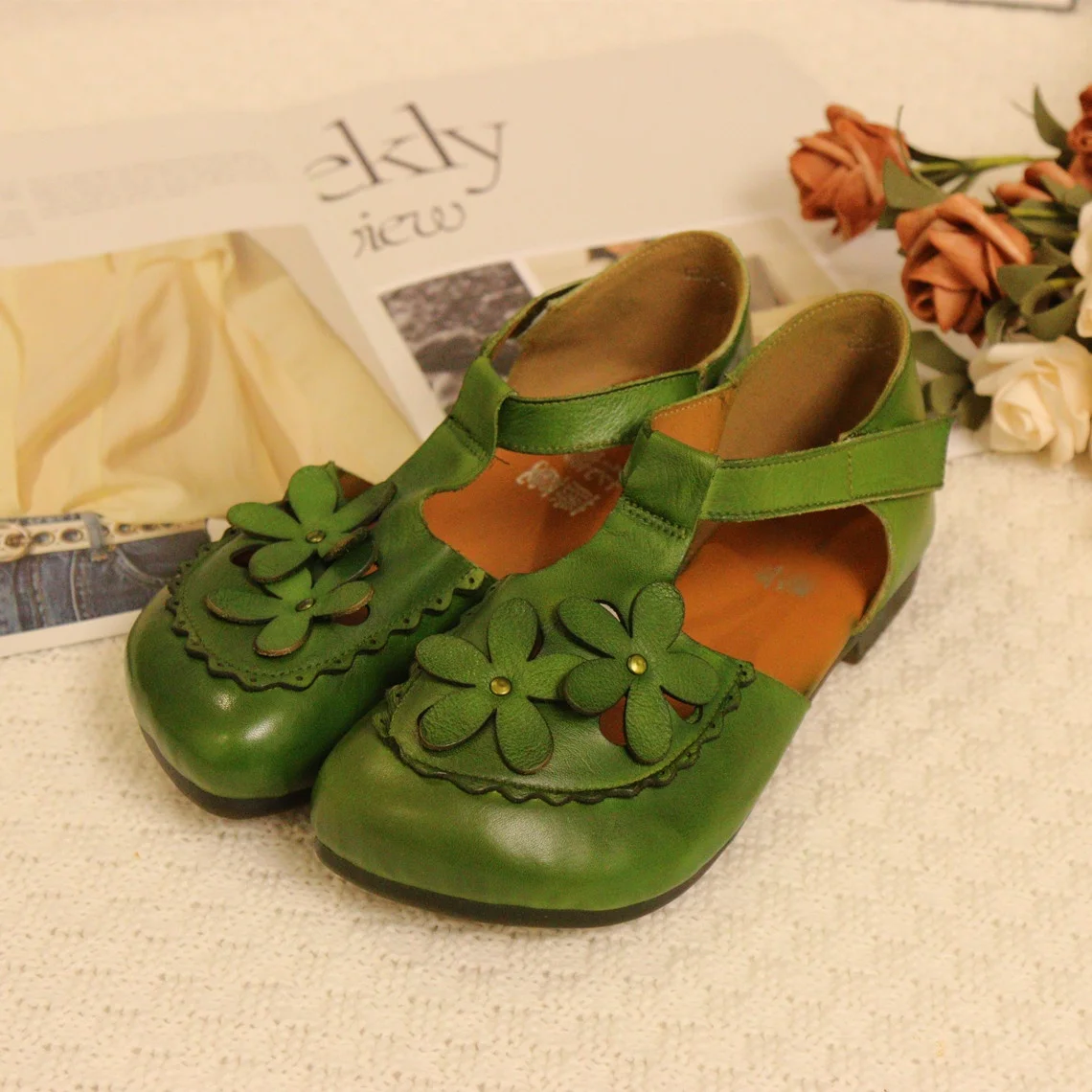 Floral Embroidered Leather Flat Heel Women's Sandals Open Toe Comfortable Casual Style Hollow out Design Leather Shoes
Floral Embroidered Leather Flat Heel Women's Sandals Open Toe Comfortable Casual Style Hollow out Design Leather Shoes