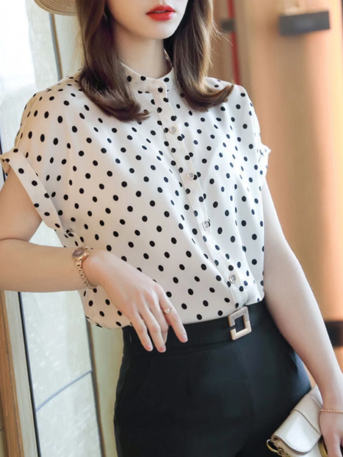 Polka Dot Stand Collar ort Sve Women's irt Chiffon Faion Godd Top Summer New Arrival Casual Sle Loose Fit
Polka Dot Stand Collar ort Sve Women's irt Chiffon Faion Godd Top Summer New Arrival Casual Sle Loose Fit