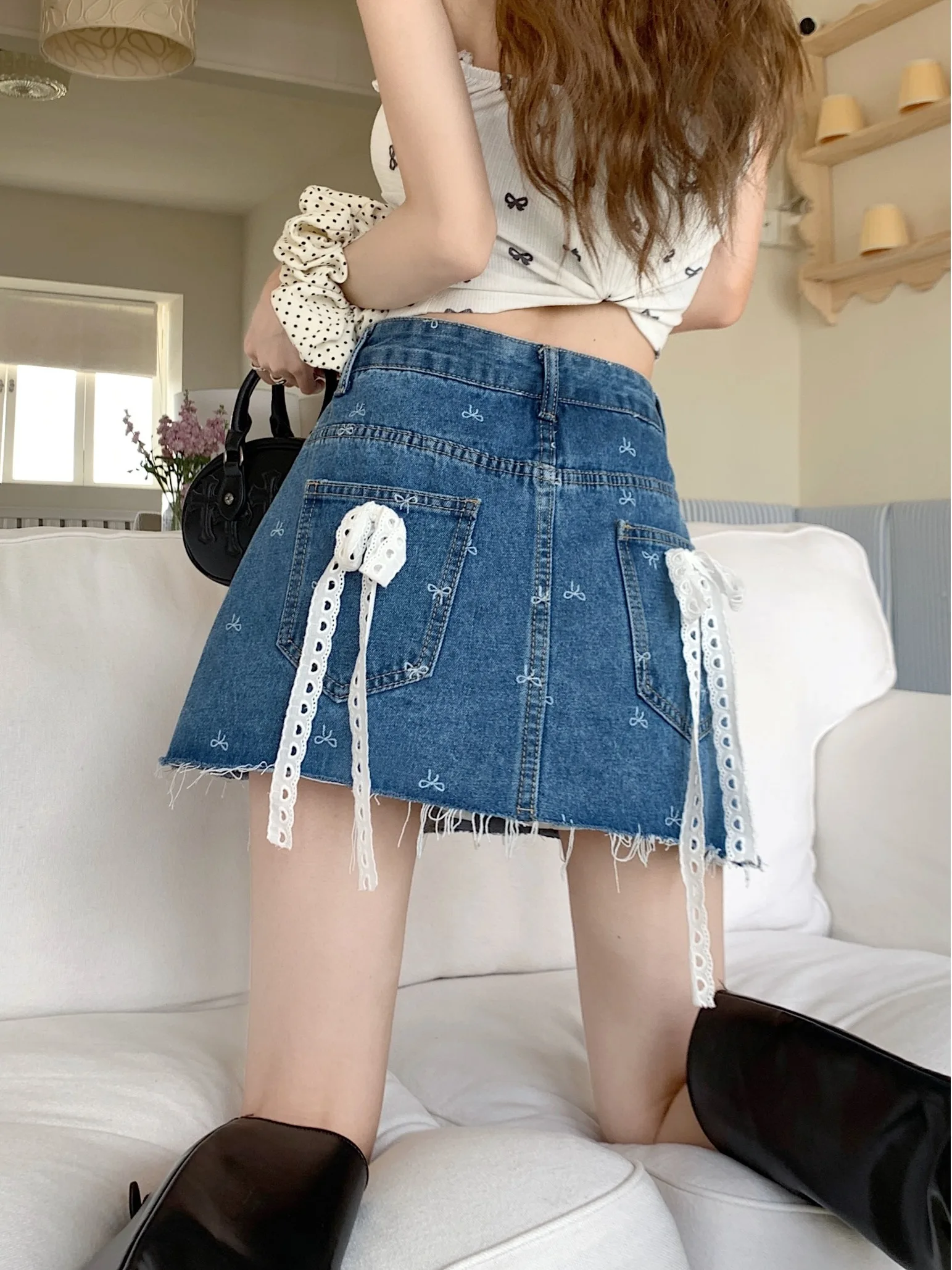 High Waist A-Line Skirt with Lace Knot Splicing Denim Skirt Bodycon Half-length Skirts Summer Women's Fashion
High Waist A-Line Skirt with Lace Knot Splicing Denim Skirt Bodycon Half-length Skirts Summer Women's Fashion