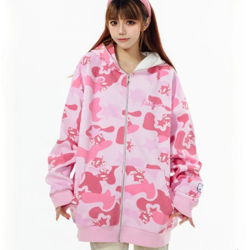 Повседневная толстовка с капюшоном Sanrio Hello Kitty в камуфляжном стиле, аниме-стритвир, осенне-весенняя хлопковая куртка на молнии, парные топы-куртки
Повседневная толстовка с капюшоном Sanrio Hello Kitty в камуфляжном стиле, аниме-стритвир, осенне-весенняя хлопковая куртка на молнии, парные топы-куртки