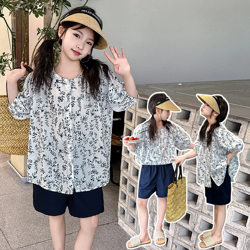 Girls Suit 2024 Summer New Children Fresh Small Floral Doll Shirt Loose Shorts Two-piece Children Suit Korean Simple Style
Girls Suit 2024 Summer New Children Fresh Small Floral Doll Shirt Loose Shorts Two-piece Children Suit Korean Simple Style