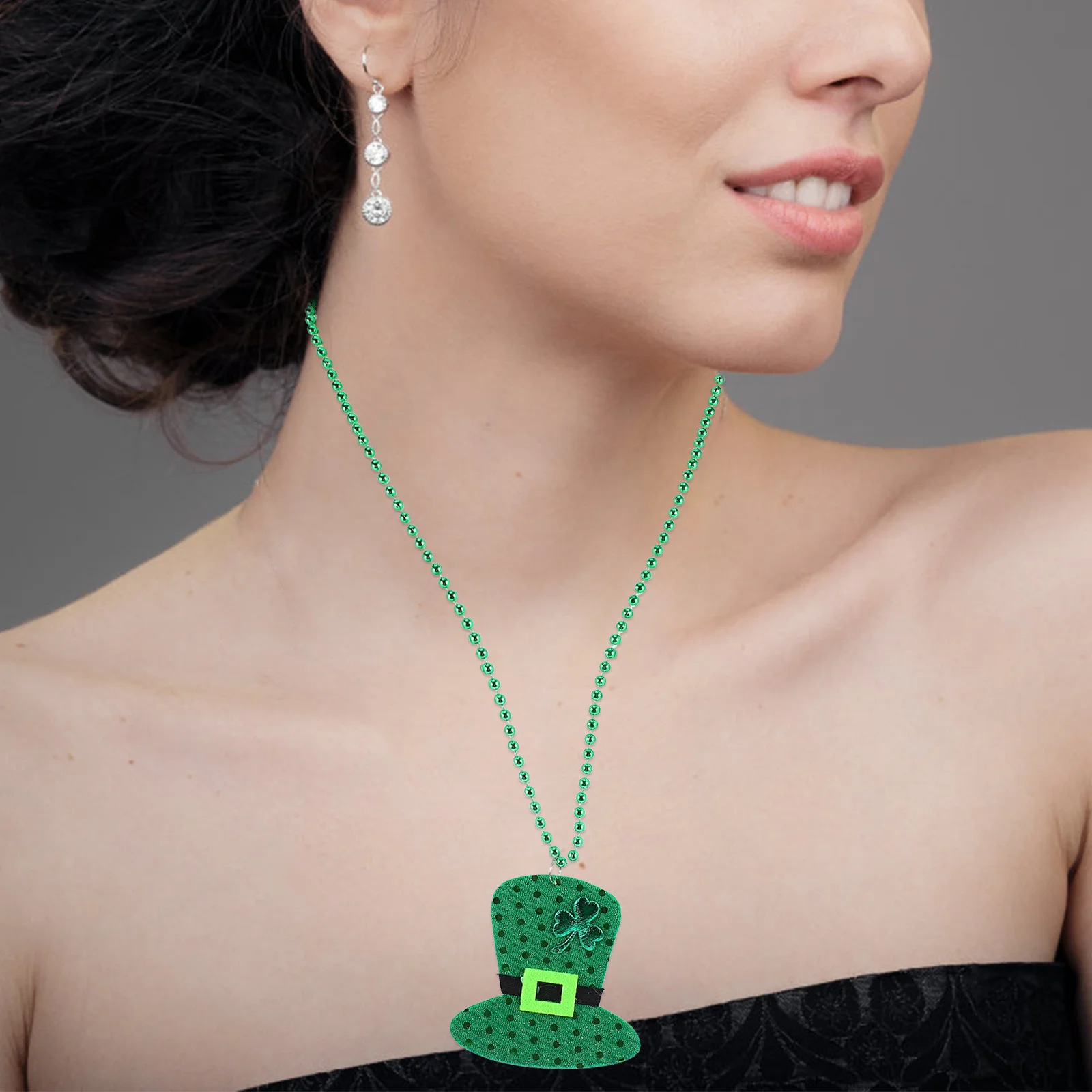 12Pcs St Patrick's Day Necklace Green Beads Shamrock Pendant Neck Chain Festival Costume Accessory St. Patrick's Day Necklace
12Pcs St Patrick's Day Necklace Green Beads Shamrock Pendant Neck Chain Festival Costume Accessory St. Patrick's Day Necklace
