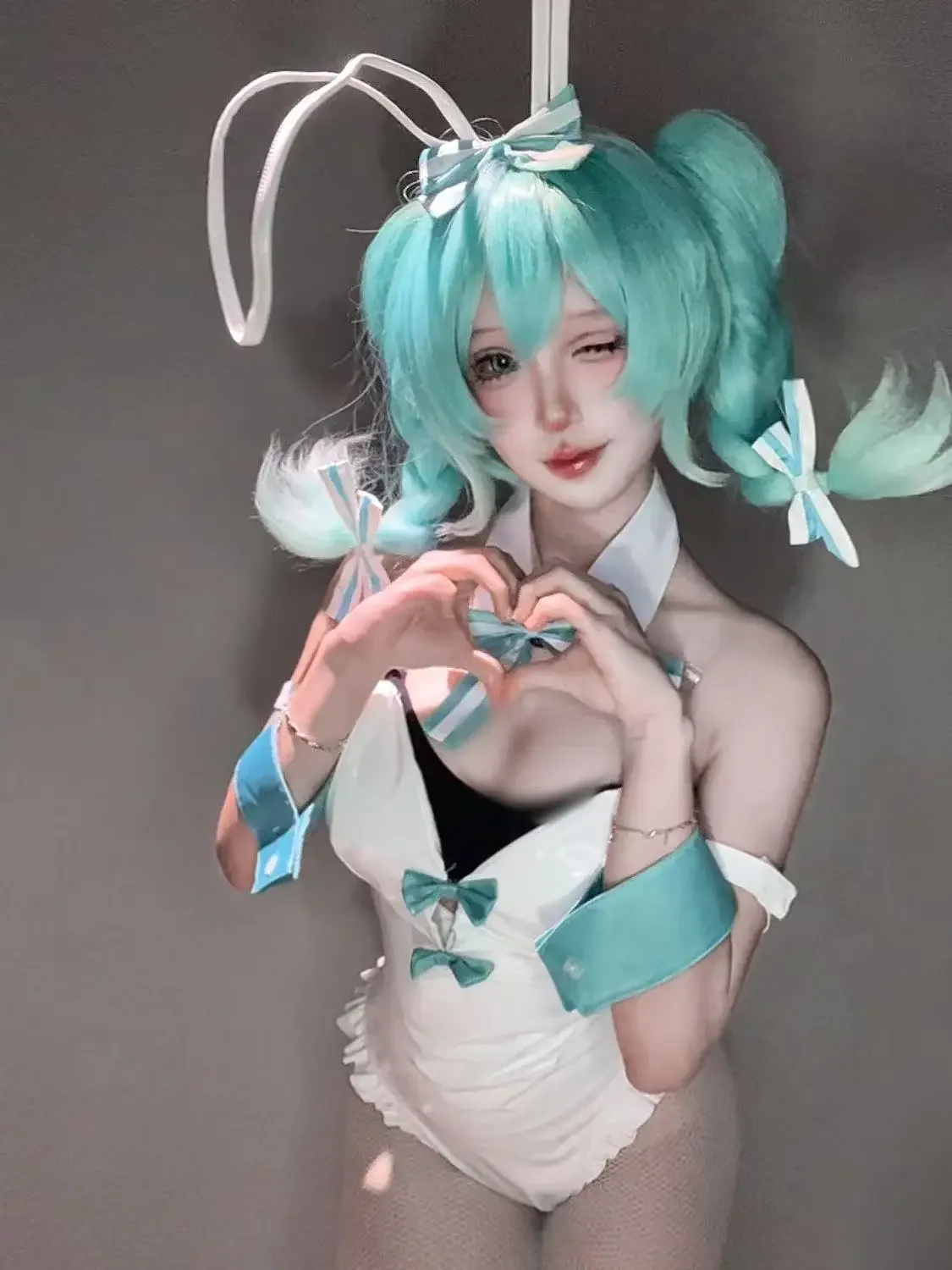 cosplay anime Miku BiCute Bunnies Cosplay Costume (White Rabbit Girl Version) 2025 Hot Sale
cosplay anime Miku BiCute Bunnies Cosplay Costume (White Rabbit Girl Version) 2025 Hot Sale