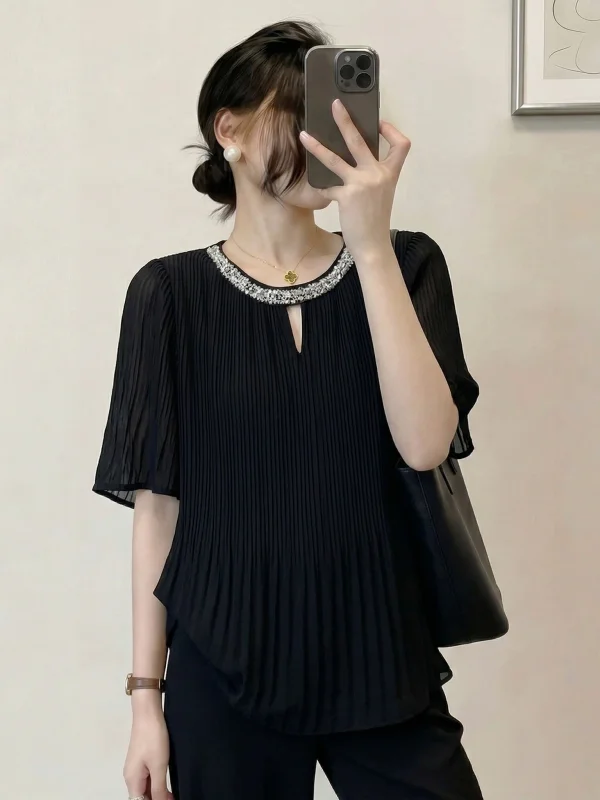 Elegant Black Sequin Short Sleeve Women's Chiffon Top Shoulder Width Regular Korean Style Loose Fit Commute Fashion 2026 Summ...
Elegant Black Sequin Short Sleeve Women's Chiffon Top Shoulder Width Regular Korean Style Loose Fit Commute Fashion 2026 Summ...