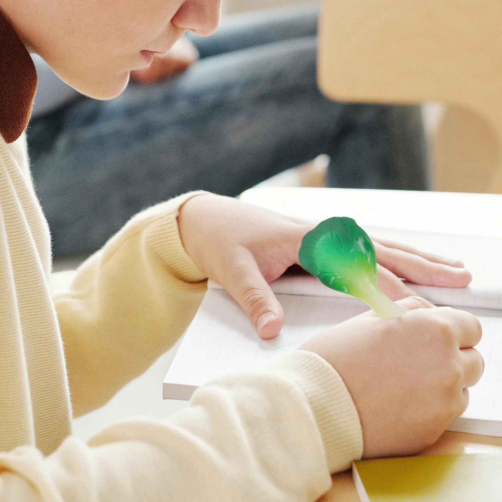 8Pcs Realistic Modeling Vegetable Pens Creative Design Writing Ballpoint Pens for Kids Students Party Writing Supplies
8Pcs Realistic Modeling Vegetable Pens Creative Design Writing Ballpoint Pens for Kids Students Party Writing Supplies