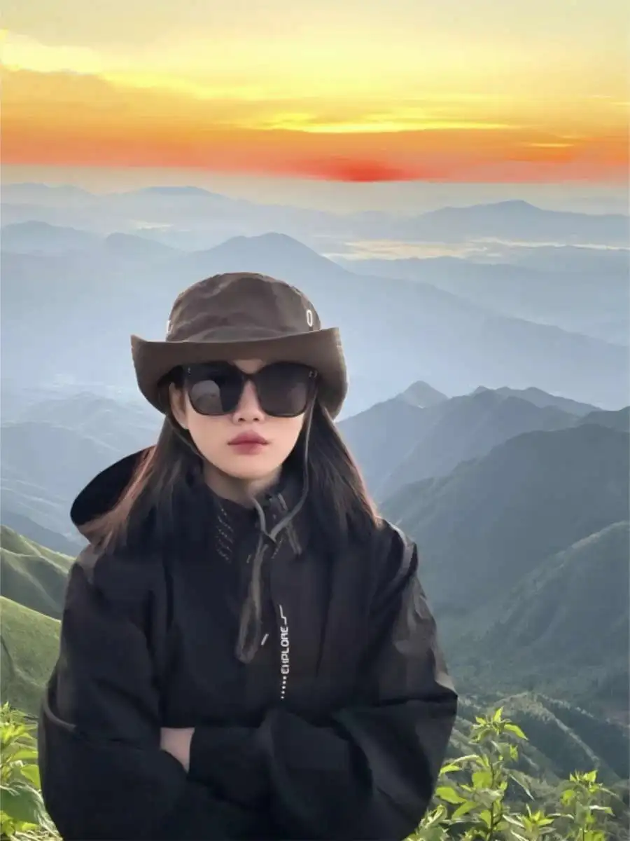 American Sle Hooded Jaet Men's Summer Couple Soft ell Windproof Waterproof Detachable Climbing Suit Women's Loose Fit C...
American Sle Hooded Jaet Men's Summer Couple Soft ell Windproof Waterproof Detachable Climbing Suit Women's Loose Fit C...