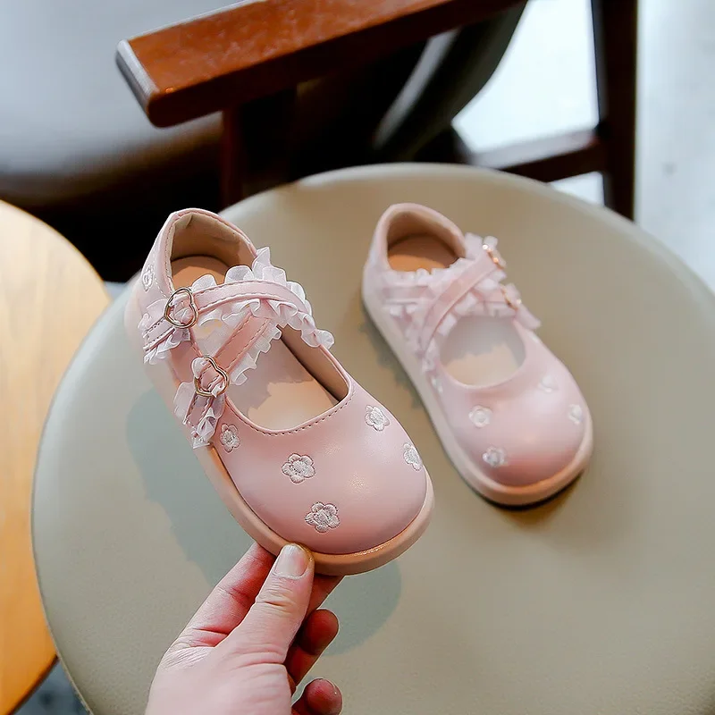 New Girl Vintage Floral Mary Jane Low Heel Litte Girls Cosy Shallow Shoes Fashion Embroidery Flowers Princess Dress Shoes
New Girl Vintage Floral Mary Jane Low Heel Litte Girls Cosy Shallow Shoes Fashion Embroidery Flowers Princess Dress Shoes