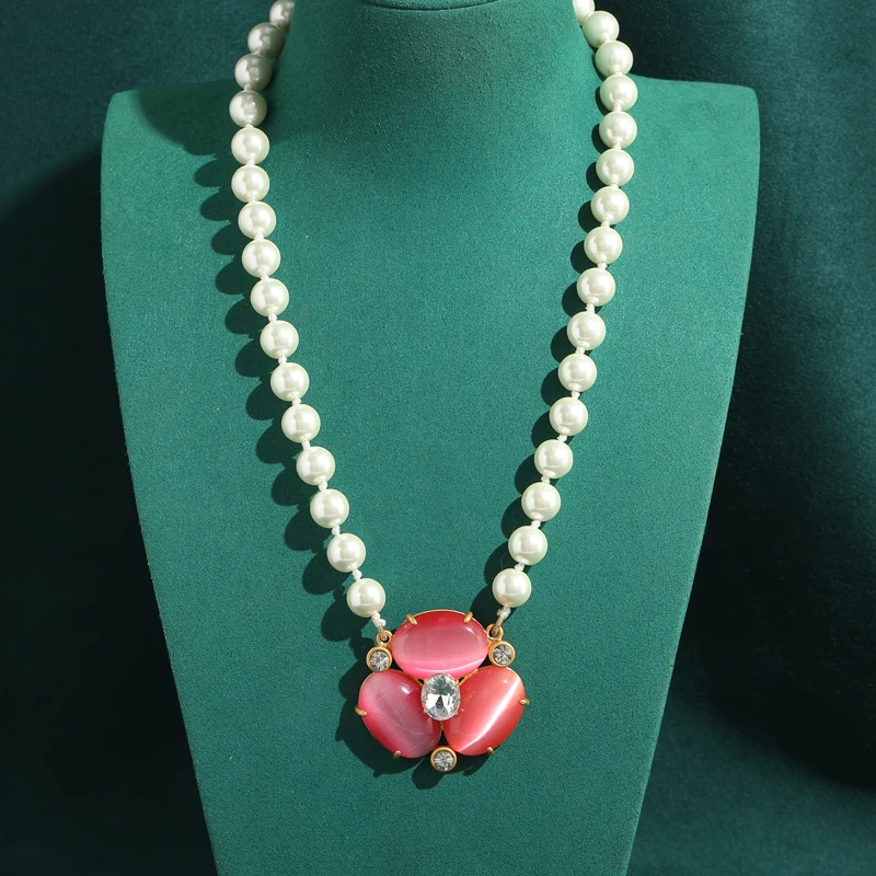 Vintage Pearl Necklace For Women Pendent Natural Stone Pink Flower Petals Gold Color Banquet High Brands Retro Jewelry 2026
Vintage Pearl Necklace For Women Pendent Natural Stone Pink Flower Petals Gold Color Banquet High Brands Retro Jewelry 2026