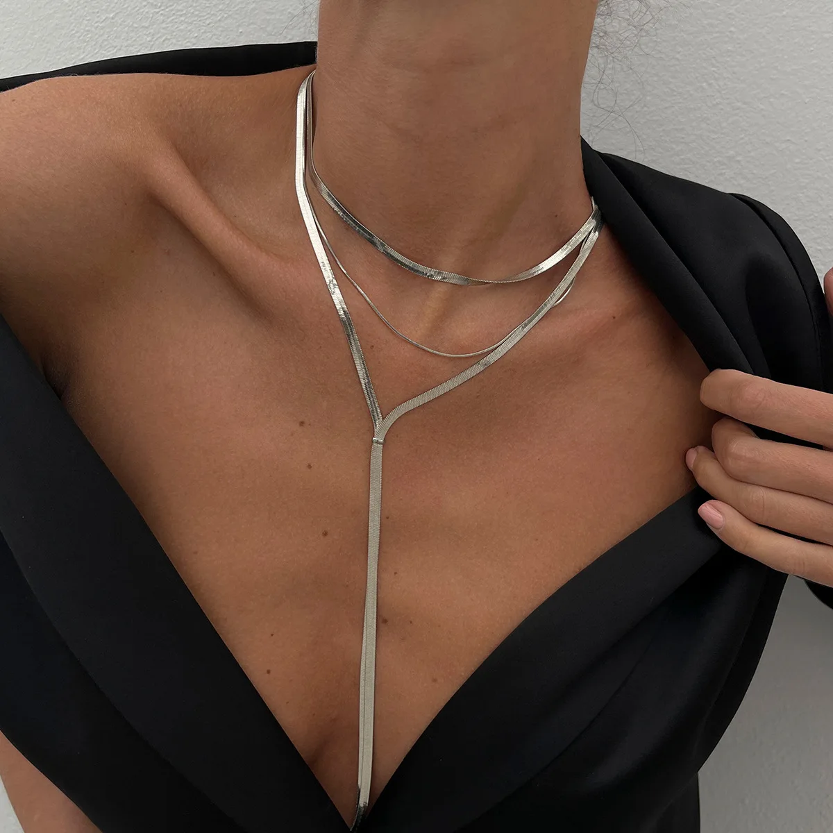 Elegant Long Tassel Necklace Drop Earrings for Women Sexy Knot Pendant Necklace Dangle Earrings Gold Color Jewelry Set
Elegant Long Tassel Necklace Drop Earrings for Women Sexy Knot Pendant Necklace Dangle Earrings Gold Color Jewelry Set