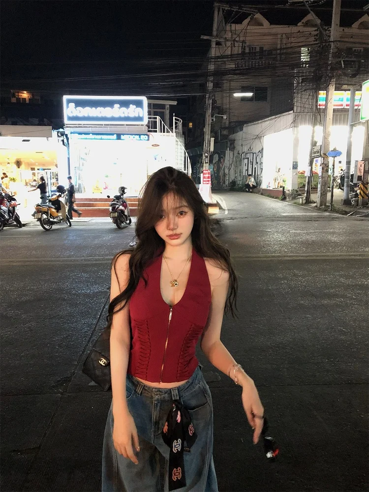 Сексуальный топ на бретельках с V-образным вырезом, дизайнерский, для молодых женщин, из полиэстера
Сексуальный топ на бретельках с V-образным вырезом, дизайнерский, для молодых женщин, из полиэстера