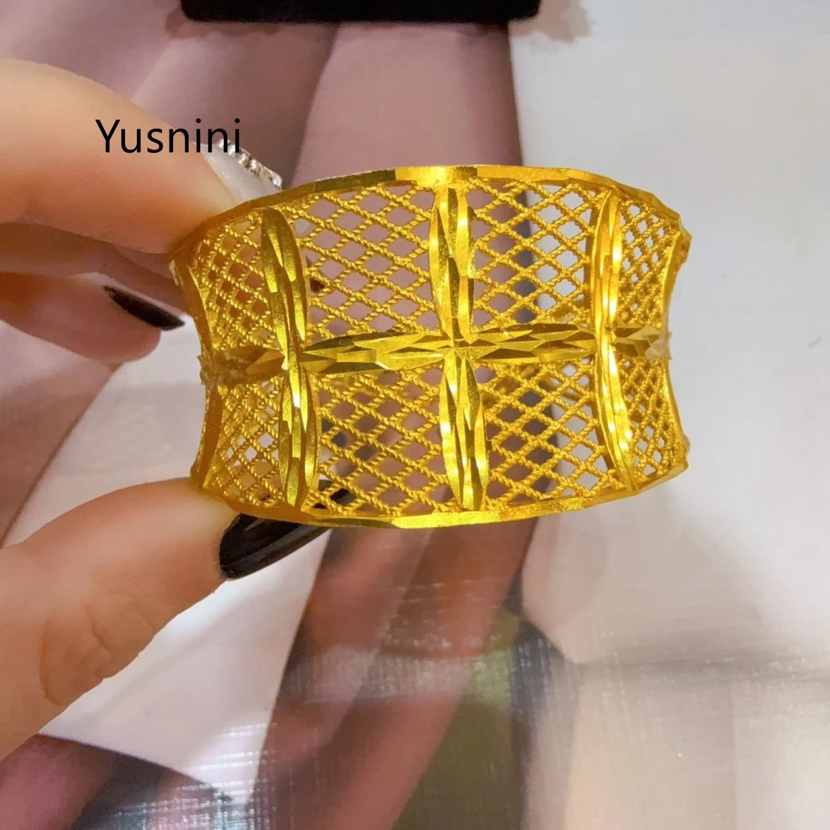 New French Dubai Fashion High-End 24K Gold Plated Bracelet, Exquisite Engagement Party Jewelry for Your Beloved 888
New French Dubai Fashion High-End 24K Gold Plated Bracelet, Exquisite Engagement Party Jewelry for Your Beloved 888