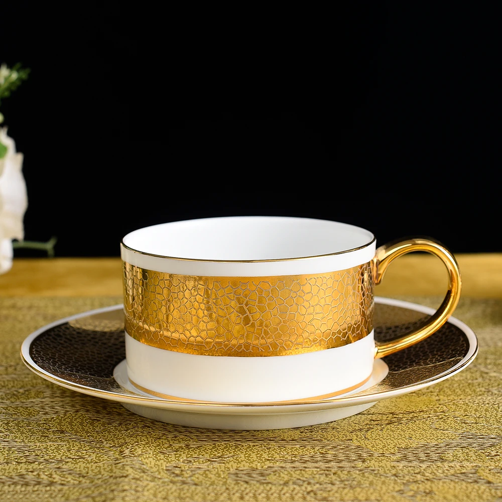 Frete grátis atacado de alta качественный элегантный caneca café estilo clássico al maisio ouro xícara Electric e pires conjunto cerâmica
Frete grátis atacado de alta качественный элегантный caneca café estilo clássico al maisio ouro xícara Electric e pires conjunto cerâmica
