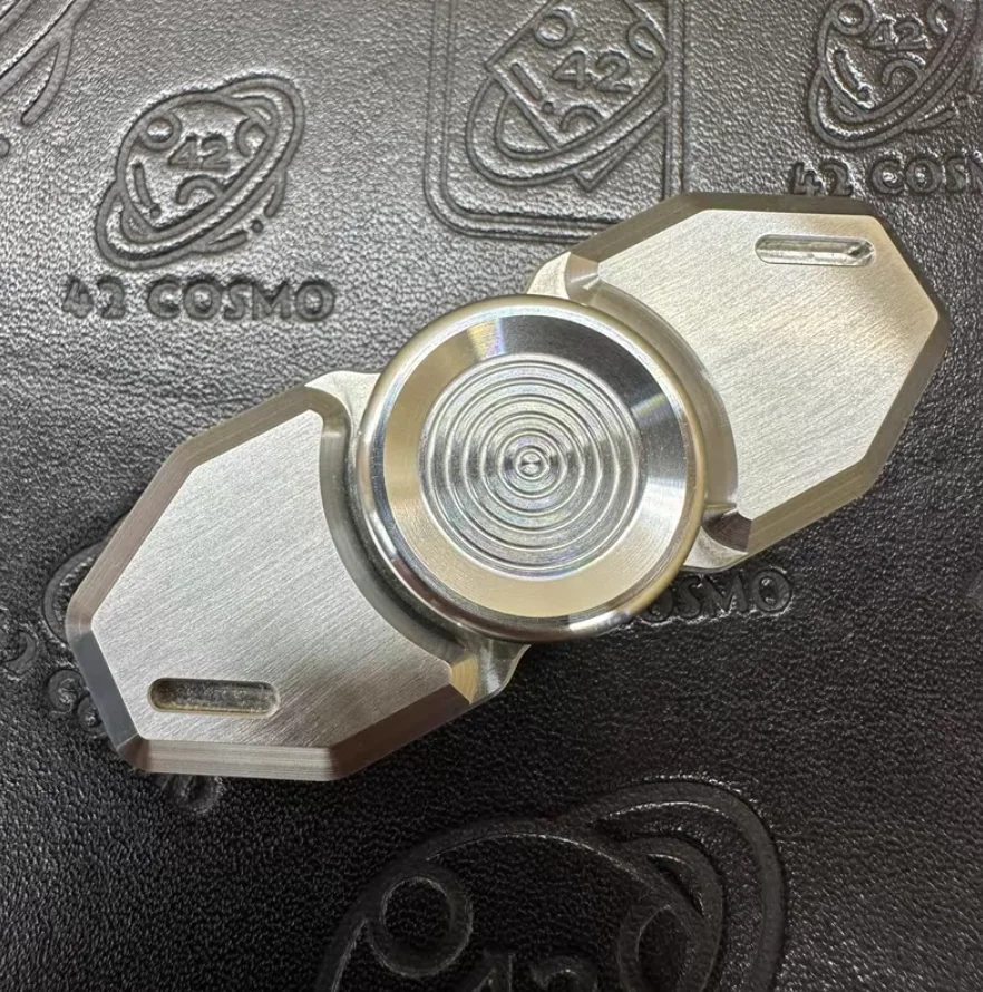 Used EDC FT stainless steel fidget spinner fidget decompression toy
Used EDC FT stainless steel fidget spinner fidget decompression toy
