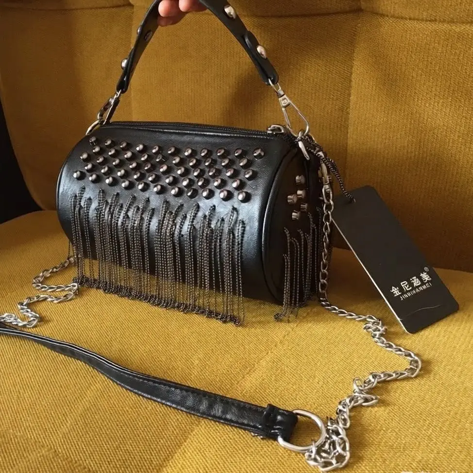 2026 Fashion Mini Tassel Rivet Handbag Shoulder Bags For Women Crossbody Bag Female Travel Handbags Summer Phone Bag Bucket Bag
2026 Fashion Mini Tassel Rivet Handbag Shoulder Bags For Women Crossbody Bag Female Travel Handbags Summer Phone Bag Bucket Bag