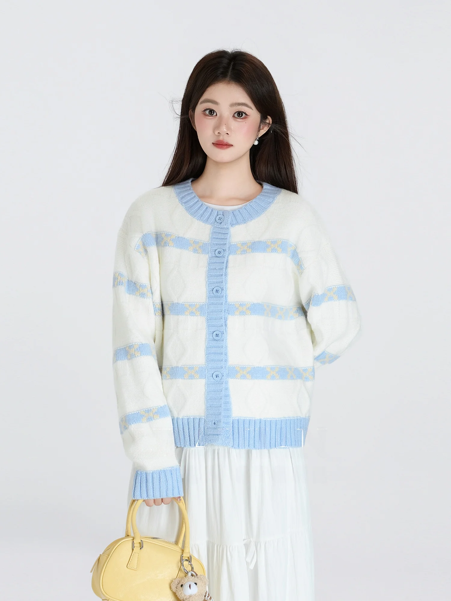 Color Blo Knitted Sweater Coat Women's Loose Fit round Ne Design Sensation Autumn Winter New Sle Casual Faion Outerwear
Color Blo Knitted Sweater Coat Women's Loose Fit round Ne Design Sensation Autumn Winter New Sle Casual Faion Outerwear