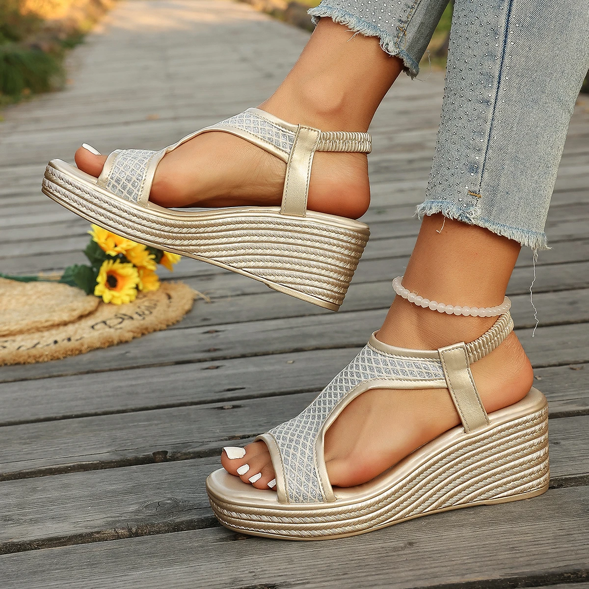 Летние женские босоножки на танкетке на платформе, модные повседневные удобные женские босоножки на каблуке 2024, прогулочная обувь для женщин на высоком каблуке
Летние женские босоножки на танкетке на платформе, модные повседневные удобные женские босоножки на каблуке 2024, прогулочная обувь для женщин на высоком каблуке