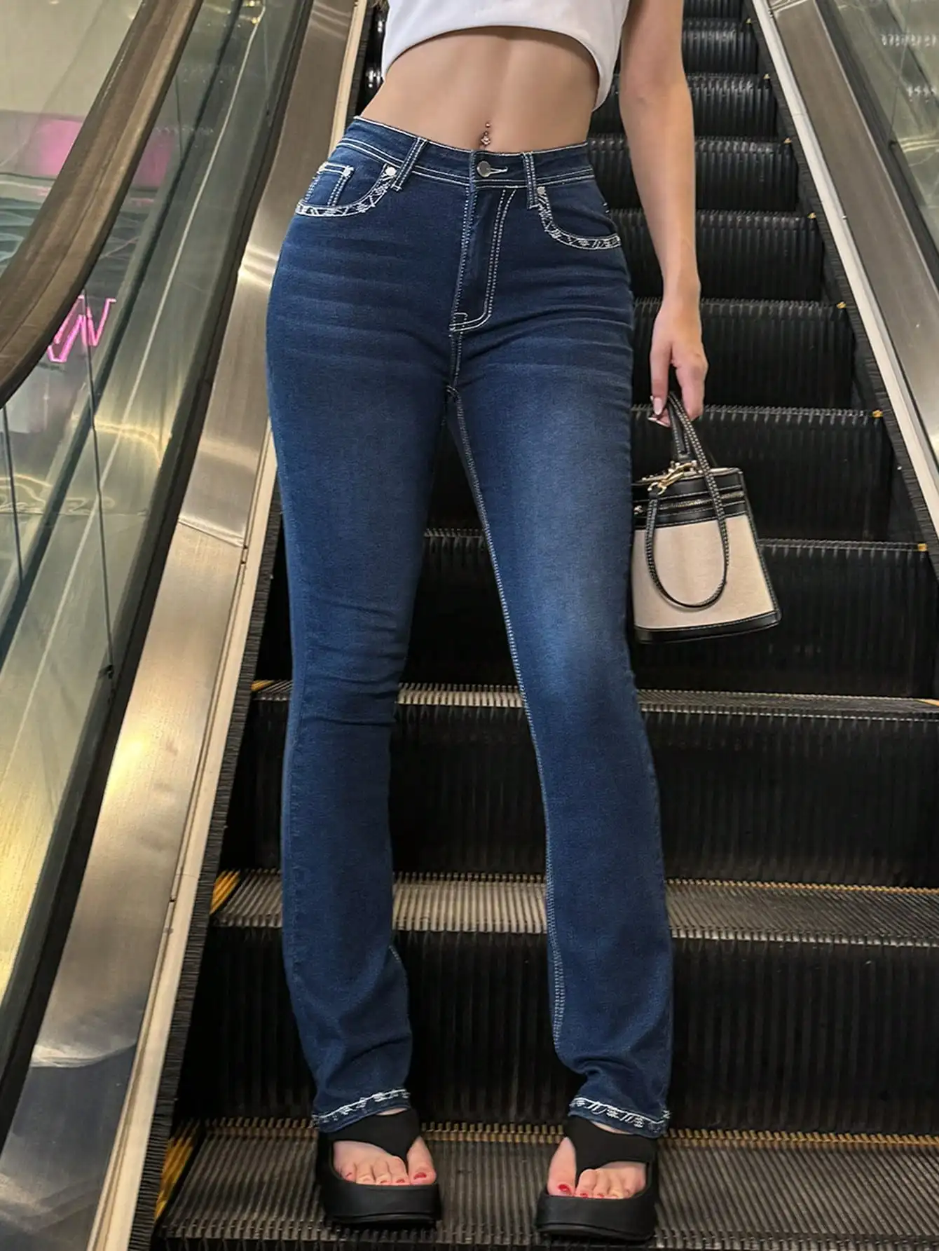 Women's High Waisted Skinny Flare Jeans 2025 Trendy Stitch Design Stretch Denim Slim Fit Ankle Length Pants
Women's High Waisted Skinny Flare Jeans 2025 Trendy Stitch Design Stretch Denim Slim Fit Ankle Length Pants