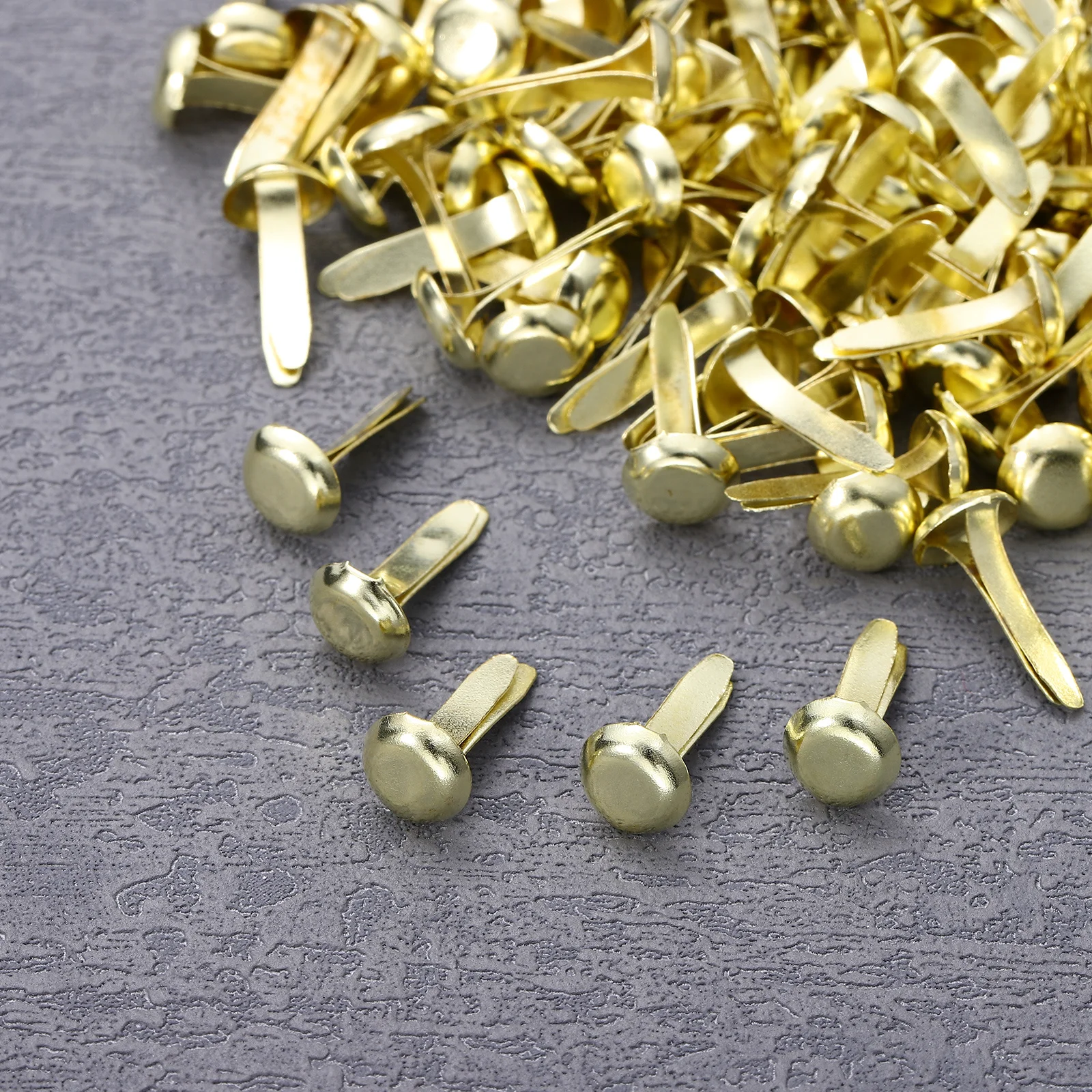 300Pcs Round Head Metal Brads Clips Iron Split Fasteners Paper Crafts Scrapbooking DIY Art Projects Office School
300Pcs Round Head Metal Brads Clips Iron Split Fasteners Paper Crafts Scrapbooking DIY Art Projects Office School