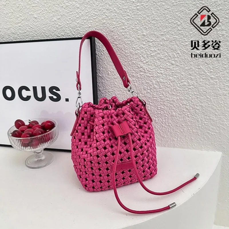 Женские сумки из тонкой кожи с классическим парижским стилем и повседневным винтажным стильным дизайном
Женские сумки из тонкой кожи с классическим парижским стилем и повседневным винтажным стильным дизайном 